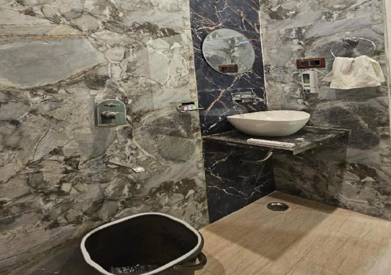 Triveni International Otel Kakarmatha 3*,